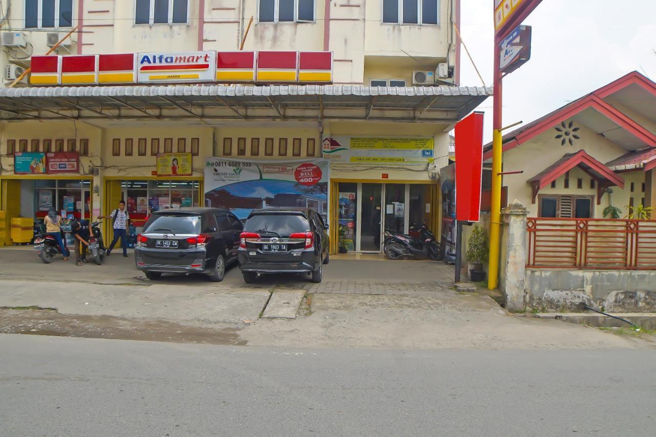 Reddoorz At Jalan Japaris Medan Hotell Exteriör bild