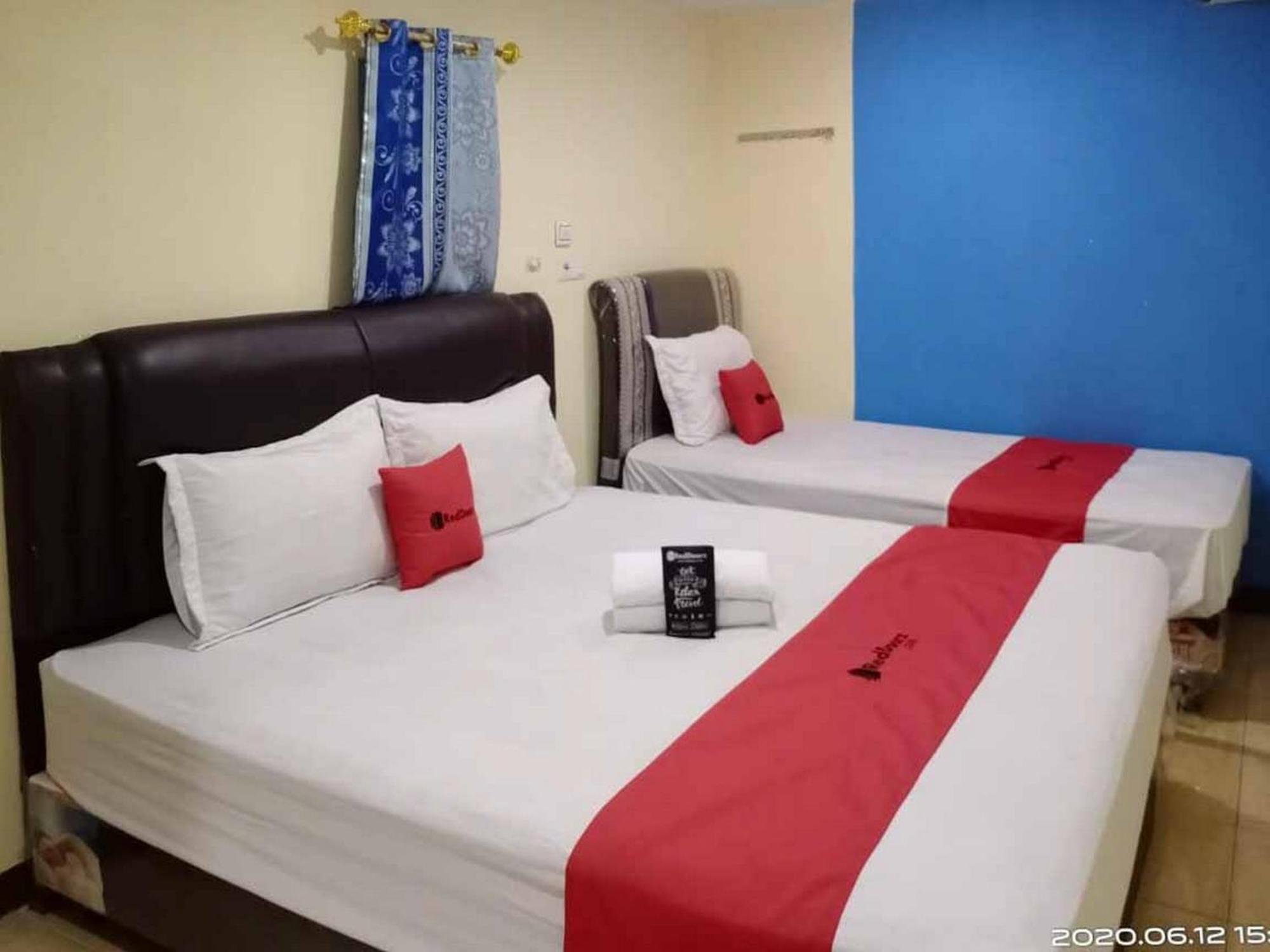 Reddoorz At Jalan Japaris Medan Hotell Exteriör bild
